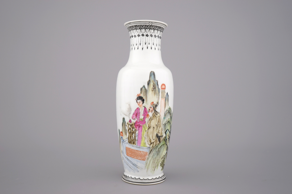Vase fin chinois, famille rose, R&eacute;publique