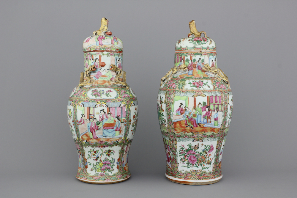 Twee vazen met deksels in Chinees porselein, Kanton, 19e eeuw