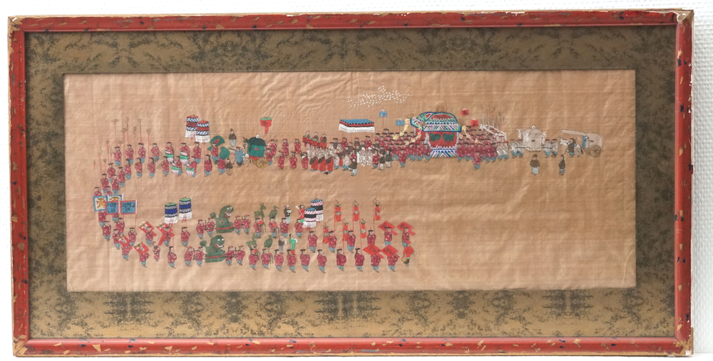 Paire de peintures chinoises sur soie, encadr&eacute;e, avec procession imp&eacute;rial, 19e-20e