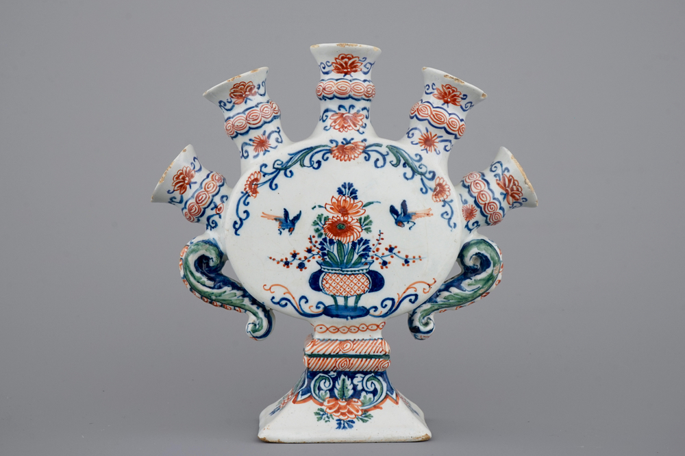 A Dutch Delft tulip vase in cashemire palette, ca. 1700