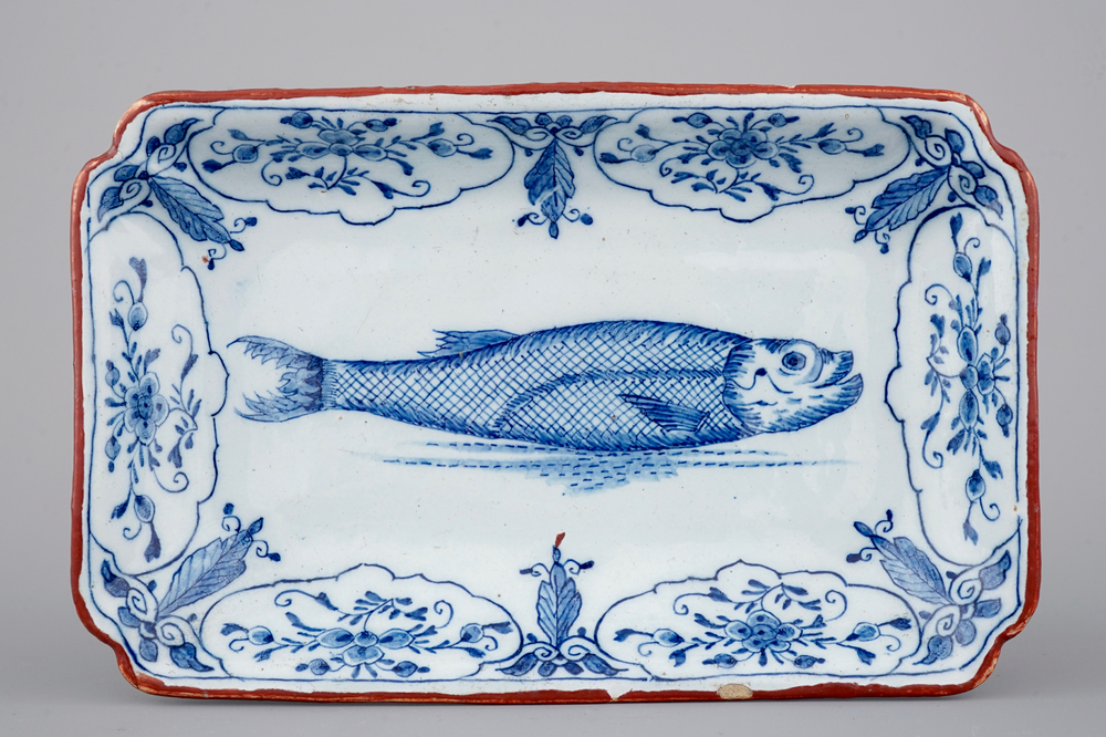 Un plat &agrave; hareng rectangulaire en Delft bleu et blanc, 18&egrave;me si&egrave;cle