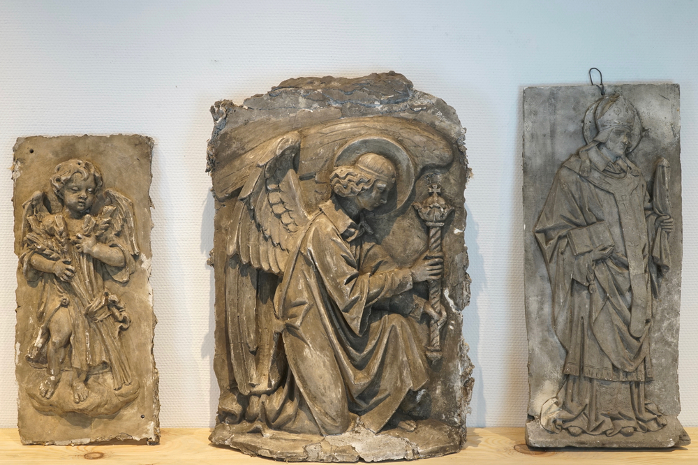 Een set van drie plaasteren religieuze figuren, 19/20e eeuw, Brugge