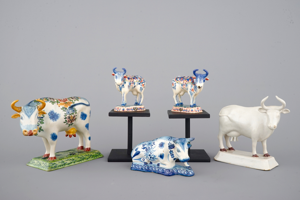 A set of 5 Dutch Delft models of cows, 18/19th C.