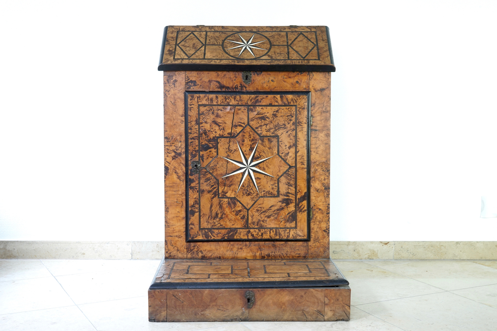 A burl veneer and inlaid bone prayer desk stool, Liege, 17/18th C.