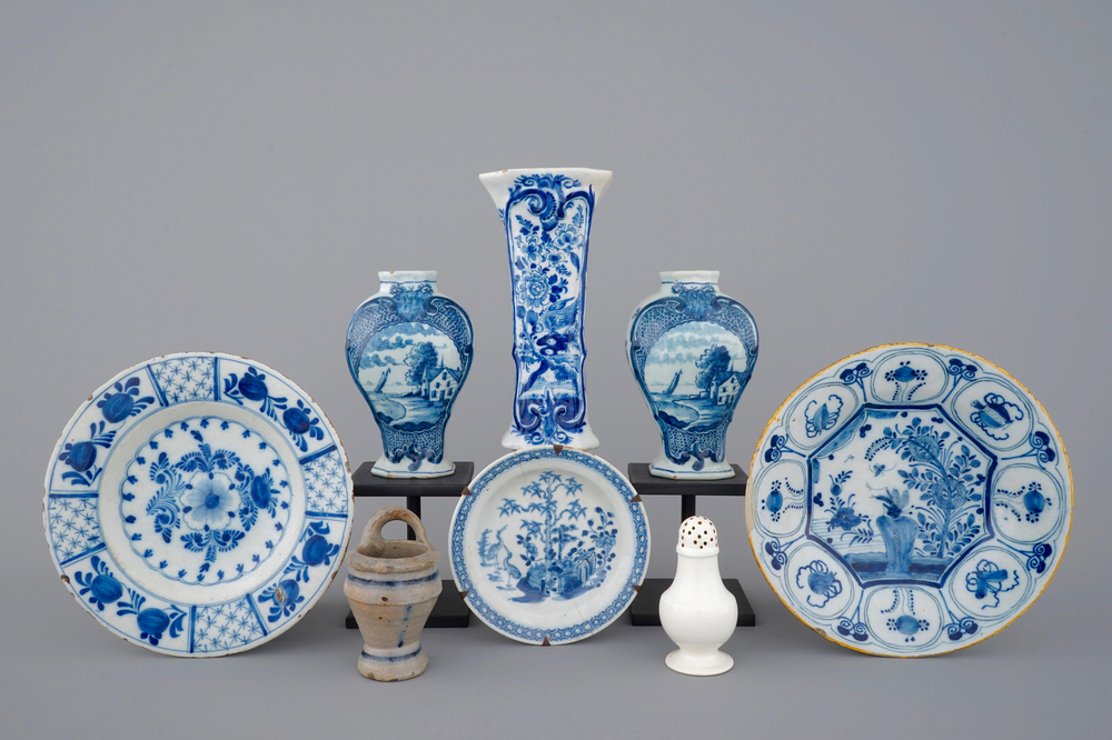 A lot of varied Dutch Delft and other ceramics, mostly 18th C.