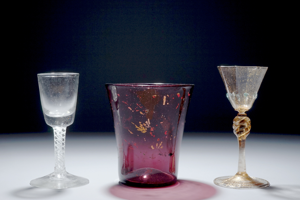 A lot of 3 various colored glasses, 18th C.