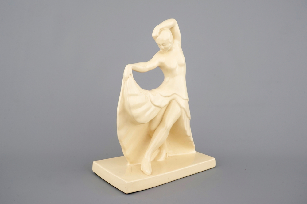 Een beeld van een dansende dame, Josephine Baker, Charles Catteau voor Boch Fr&egrave;res K&eacute;ramis ca. 1930