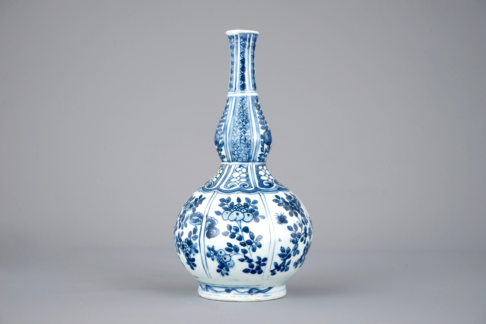 Een Wan-Li dubbele gourde vaas, Ming dynastie (1573-1619)