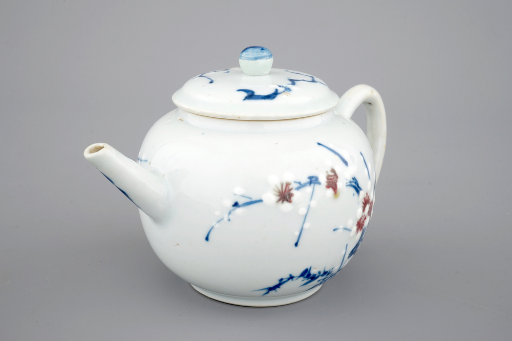 An unsual Chinese porcelain blue and underglaze red teapot, Kangxi, ca. 1700