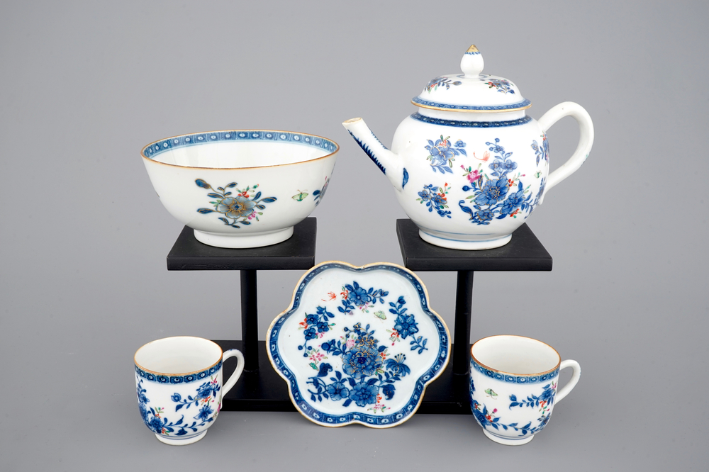 Een deel van een theeservies in Chinees famille rose porselein, 18e eeuw