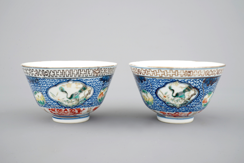 Een paar fraai gedecoreerde Chinees porseleinen kommen, 19e eeuw