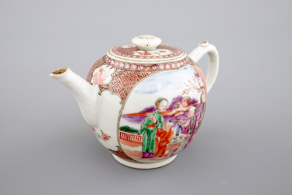 A Chinese export porcelain mandarin pattern teapot, 18th C.