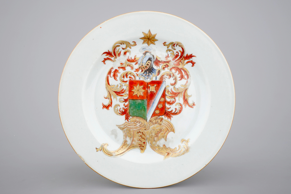A Chinese Dutch-market export porcelain armorial plate, arms of the &quot;de Heere&quot; family, Qianlong, ca. 1763