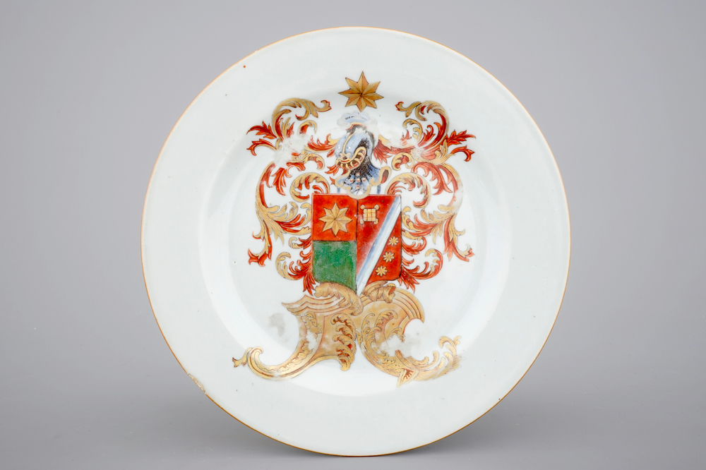 Une assiette en porcelaine de Chine pour l'export  aux armes de la famille &quot;De Heere&quot;, Qianlong, ca. 1763