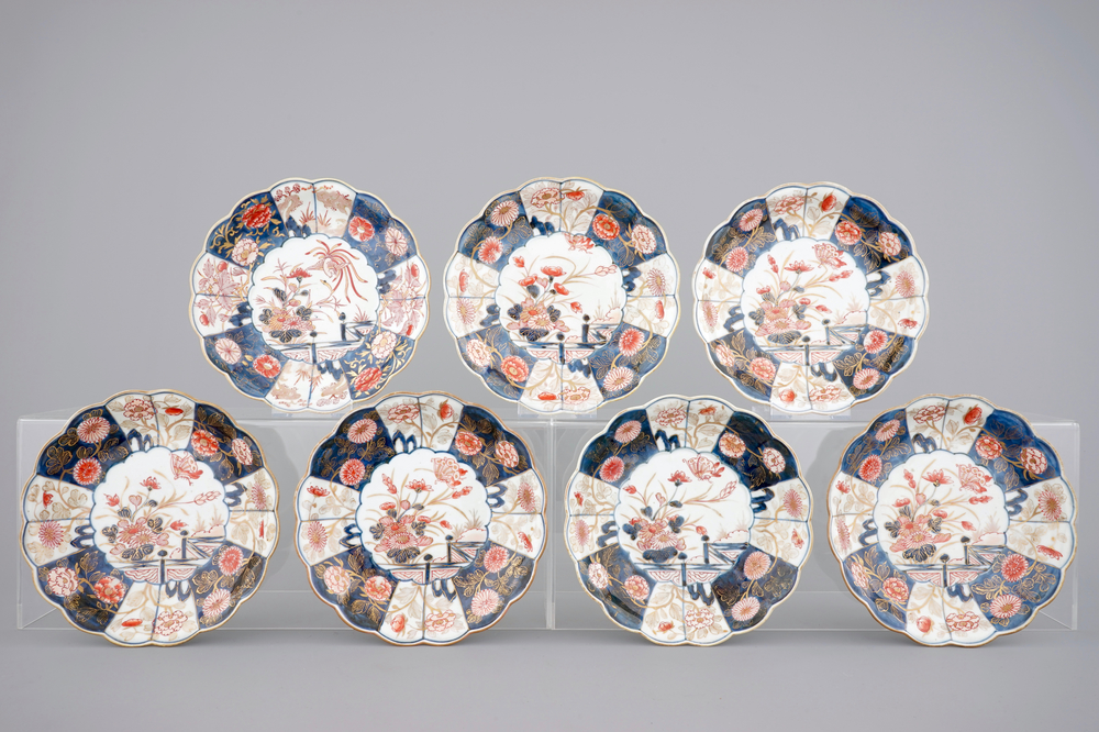 A set of seven Japanese imari plates, 17/18th C.