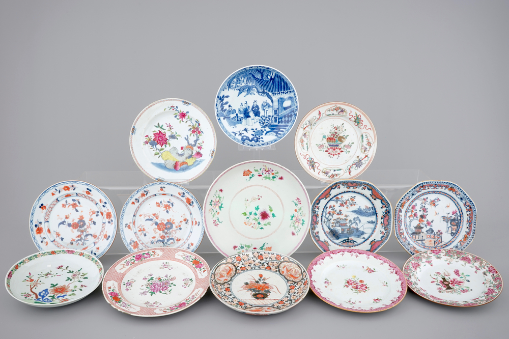 A group of 12 various Chinese Kangxi and Yongzheng porcelain plates, 18th C.
