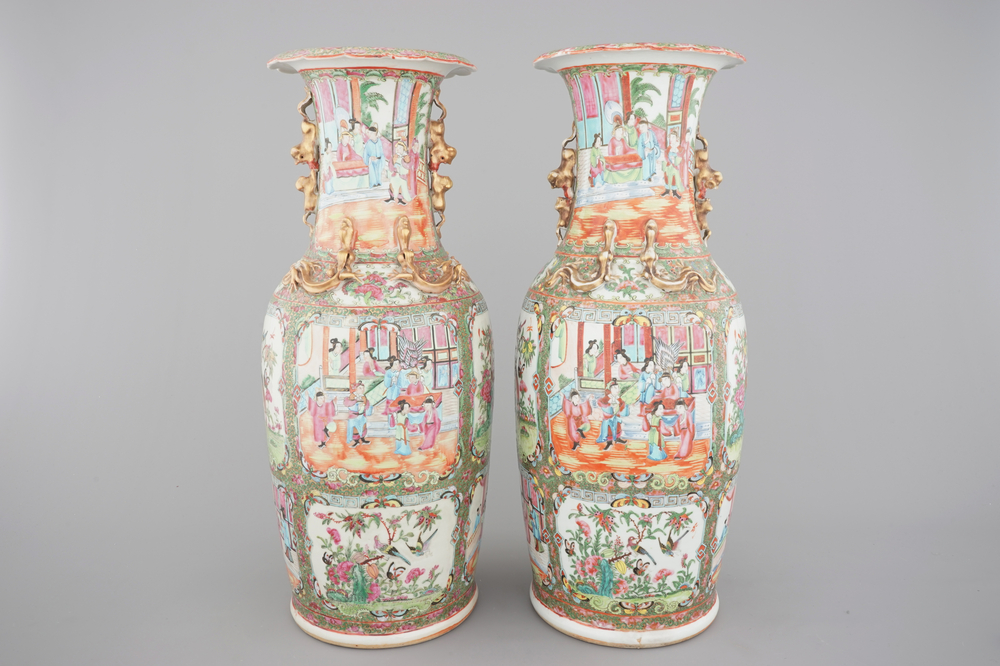 A pair of Chinese Canton famille rose porcelain vases, 19th C.