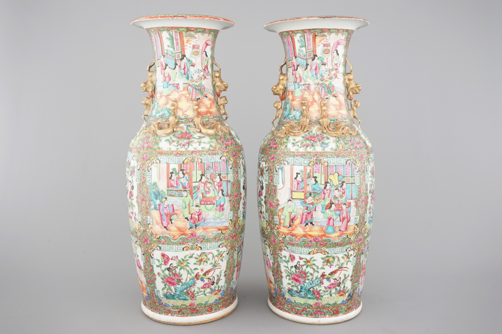 A pair of tall Chinese Canton rose medallion porcelain vases, 19th C.