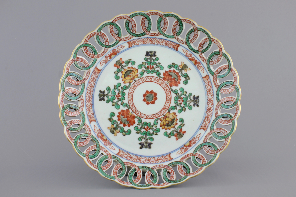 A Chinese famille verte porcelain open-worked plate, Kangxi, ca. 1700