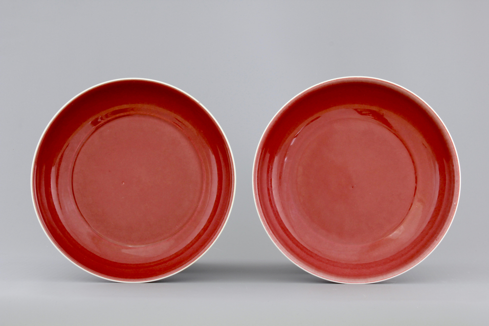 A pair of Chinese porcelain copper-red glazed plates, 19/20th C.