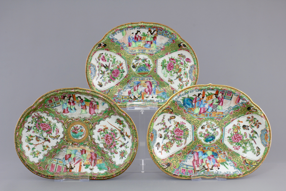 A set of 3 Chinese Canton famille rose porcelain semi-oval dishes, 19th C.