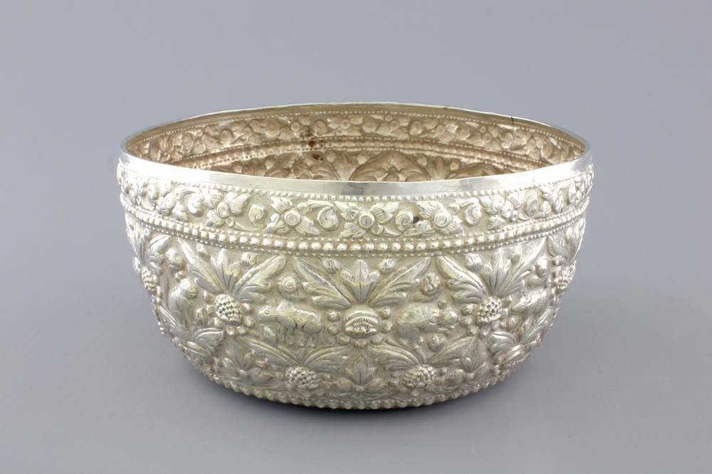 An Indonesian yogya silver bowl, 19th C.