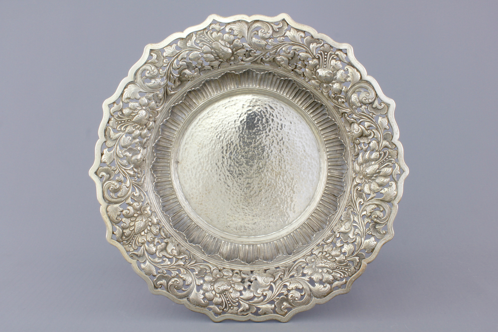 An Indonesian yogya silver open-worked serving dish, 19th C.