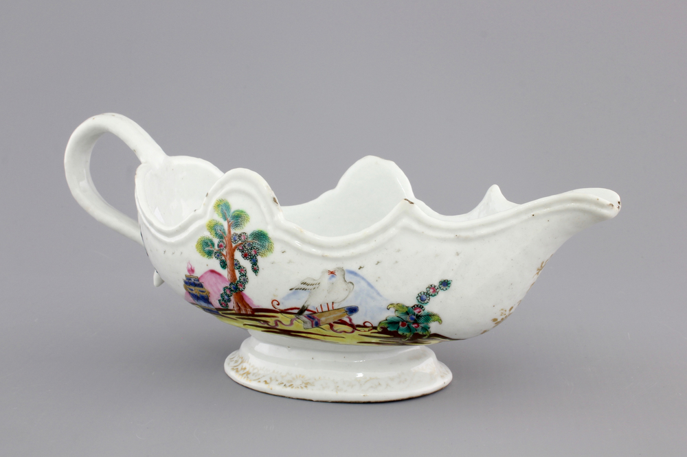 A Chinese export porcelain sauceboat decorated with &ldquo;Valentine&rsquo;s pattern&rdquo;, ca. 1745