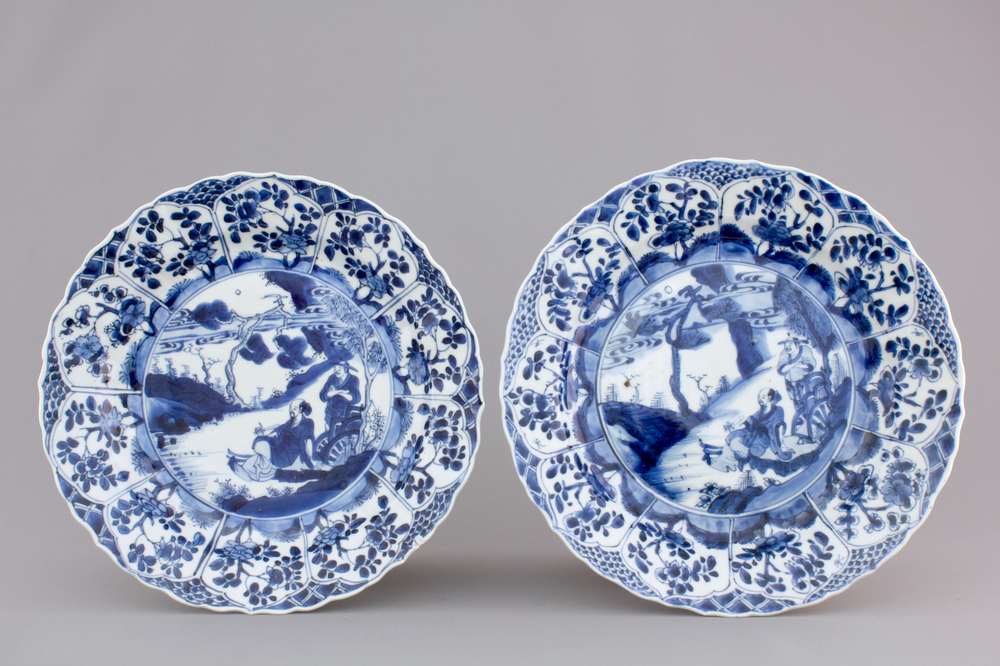A pair of lotus-shaped moulded blue and white plates, Kangxi, ca. 1700