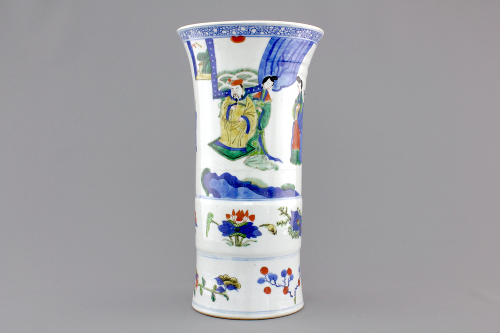 A Chinese wucai porcelain beaker vase, Transitional period, 17th C.