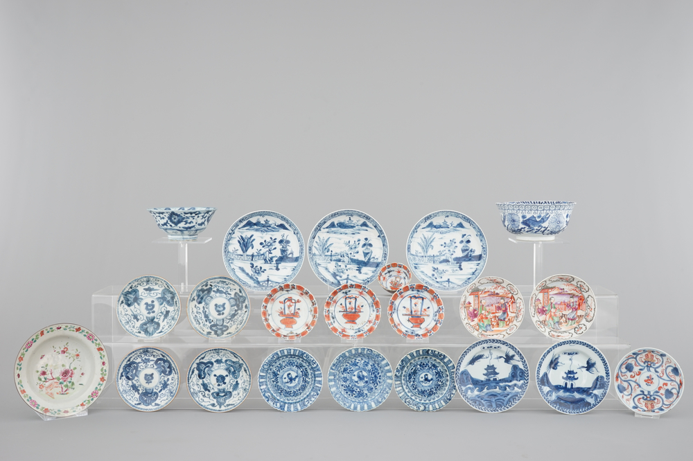 A big lot of Chinese porcelain bowls, cups and saucer, 18th and 19th C. (22 pcs.)