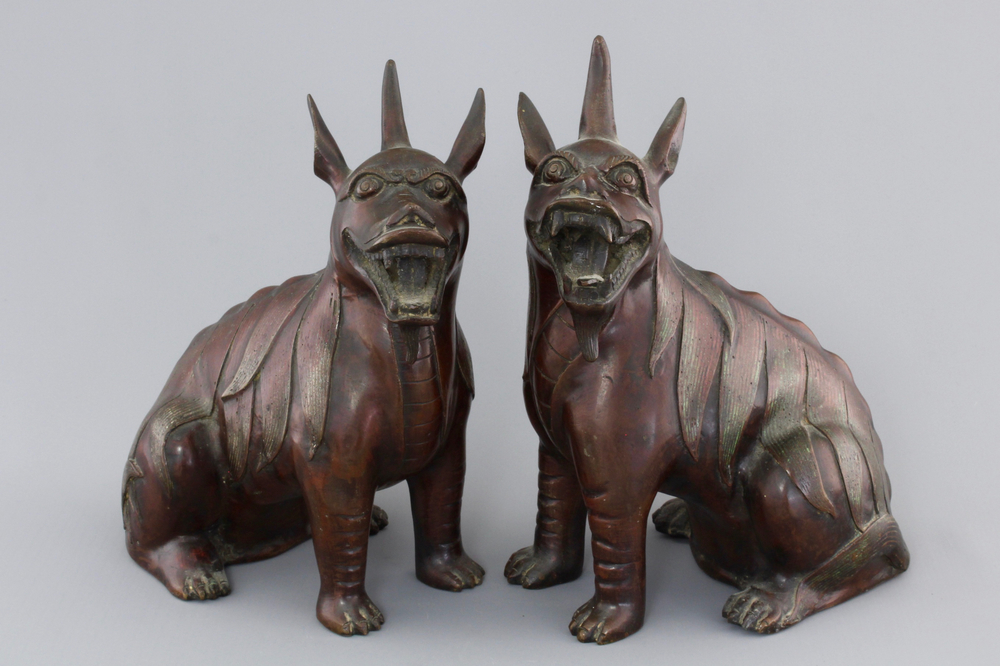 A tall pair of Chinese bronze &ldquo;Luduan&rdquo; figures, 18/19th C.