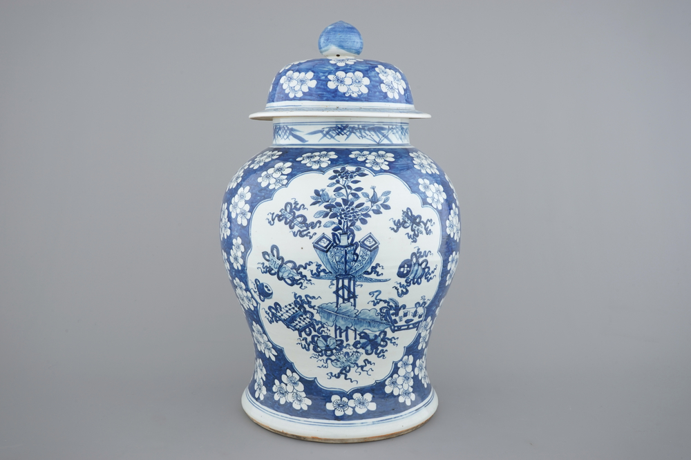 A large blue and white Chinese porcelain baluster jar and cover, 19th C.