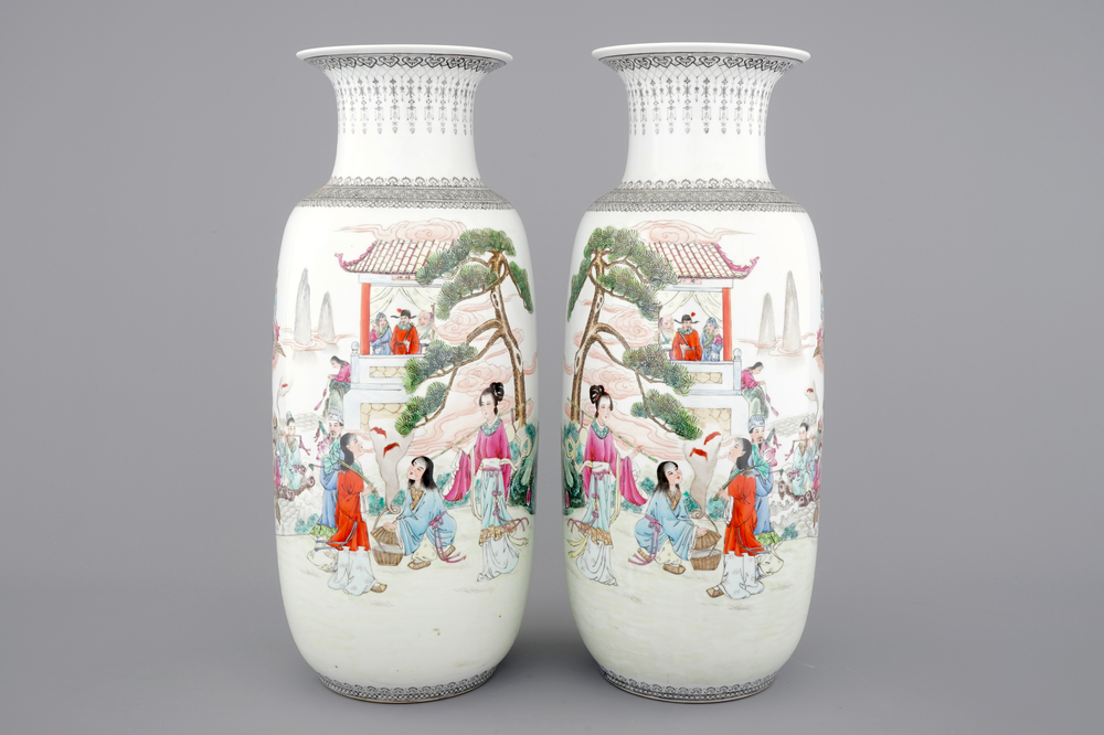 A tall pair of Chinese porcelain famille rose vases, Jingdezhen, 20th C.