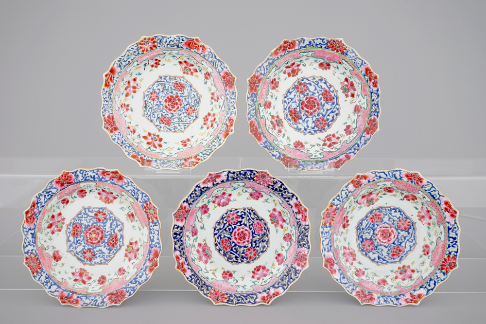 A set of five unusual Chinese famille rose porcelain plates, Yongzheng-Qianlong, 1st half 18th C.