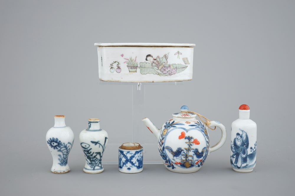 A collection of 18/19th C. Chinese porcelain: a snuff bottle, a teapot, two miniature vases
