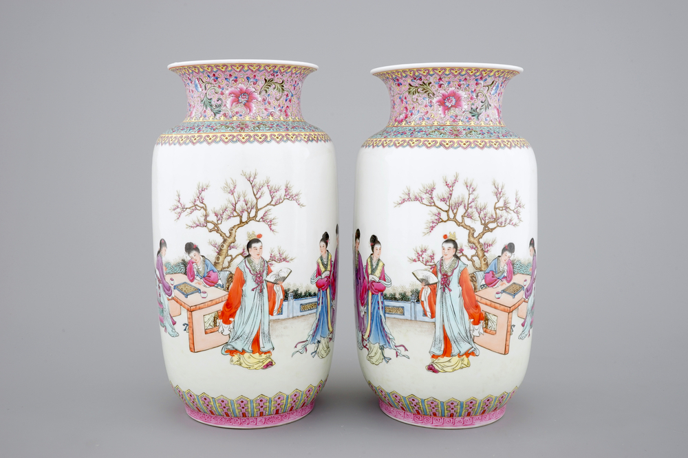 Two fine Chinese Republic famille rose porcelain rouleau vases, Jingdezhen, 20th C.