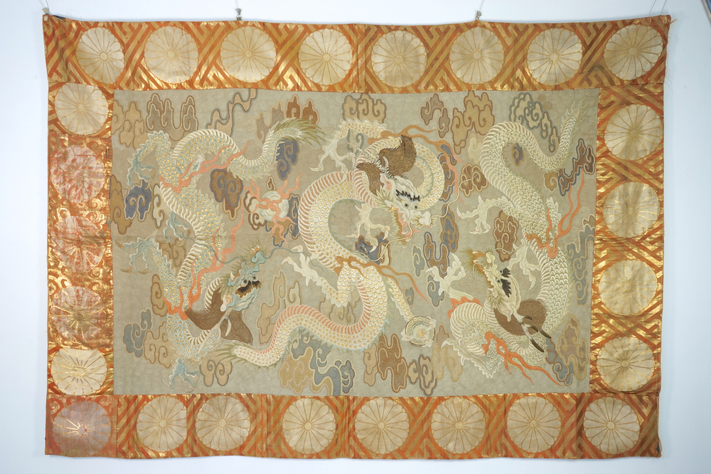 A large interesting Chinese dragon tapestry with gold wire, 18/19th C.