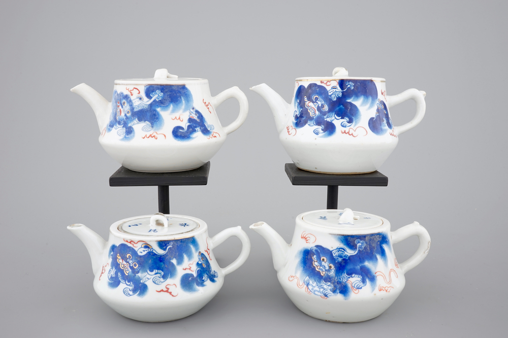 A rare set of four matching teapots with covers, 19/20th C.