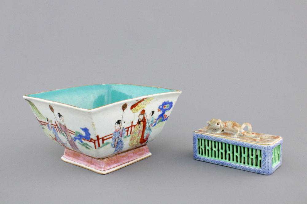 A Chinese famille rose square bowl and reticulated box, 19/20th C.