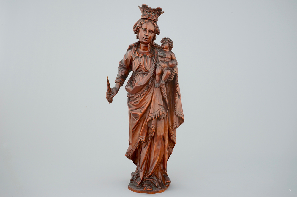 Une Vierge &agrave; l'Enfant en buis sculpt&eacute;, 17&egrave;me