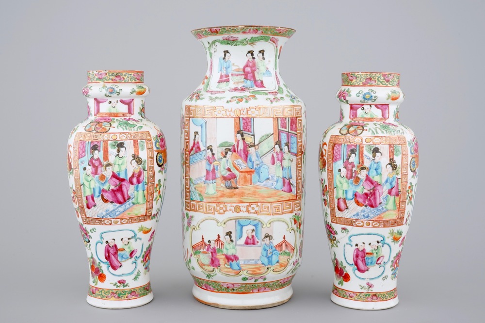 Un lot de 3 vases et 3 bols en porcelaine de Canton famille rose, 19&egrave;me