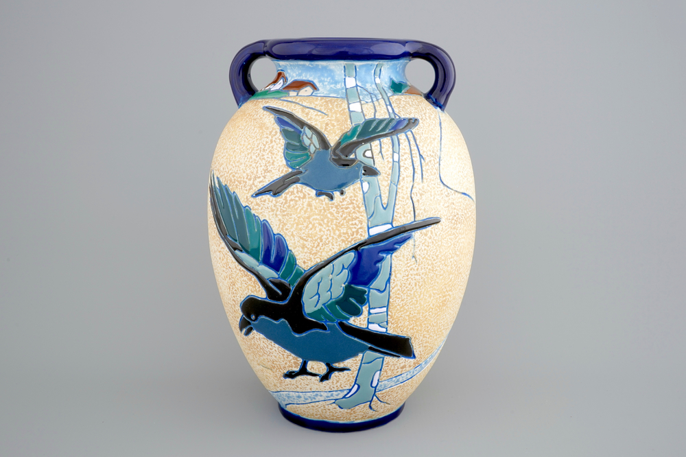 Un vase art deco aux oiseaux, Amphora, Tch&eacute;coslovaquie, d&eacute;but 20&egrave;me