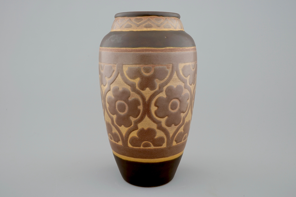 A Charles Catteau stoneware gr&egrave;s vase with floral design for Boch K&eacute;ramis, 1st half 20th C.