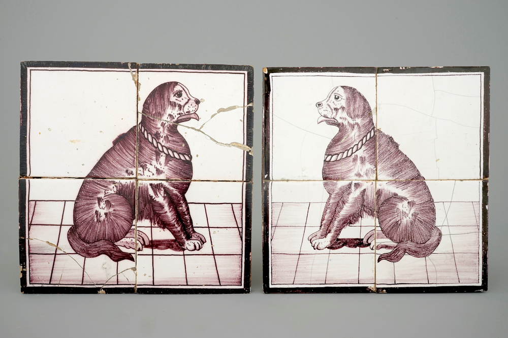 Een paar Delftse mangane tegeltableaus met honden, begin 19e eeuw