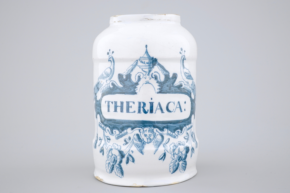 Een blauw-witte apothekerspot 'Theriaca:', Makkum, Friesland, 18e eeuw