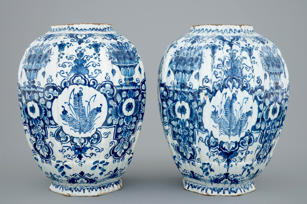 A pair of blue and white Dutch Delftware vases, 18th C.