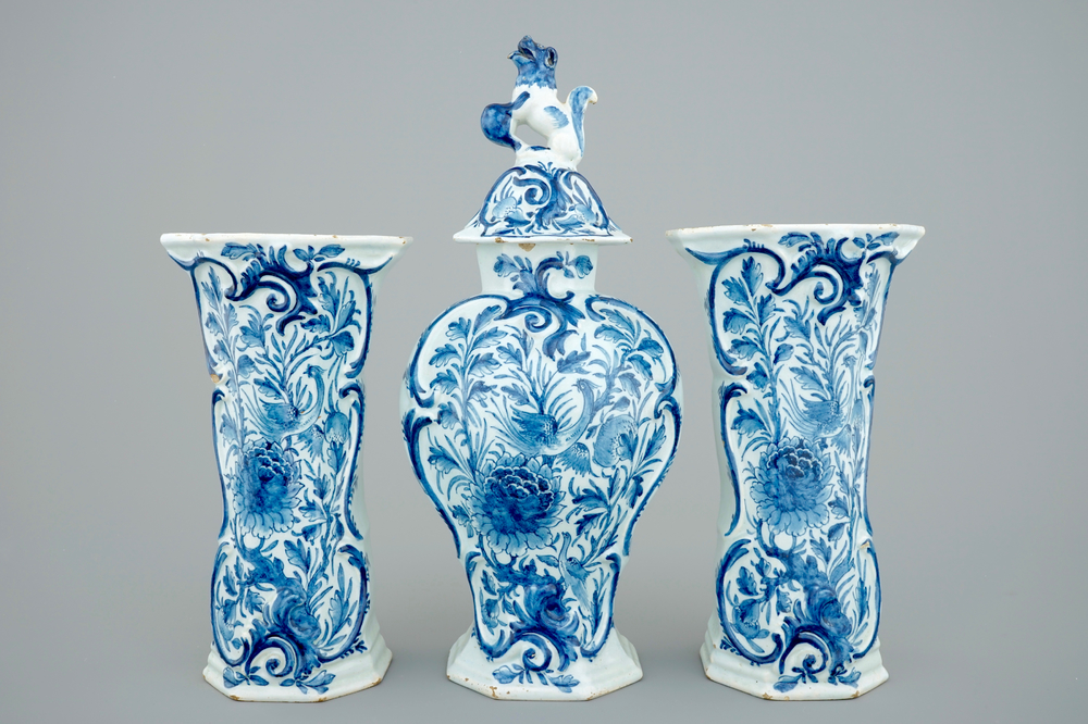 A fine three-piece blue and white Dutch Delft garniture, 18th C.