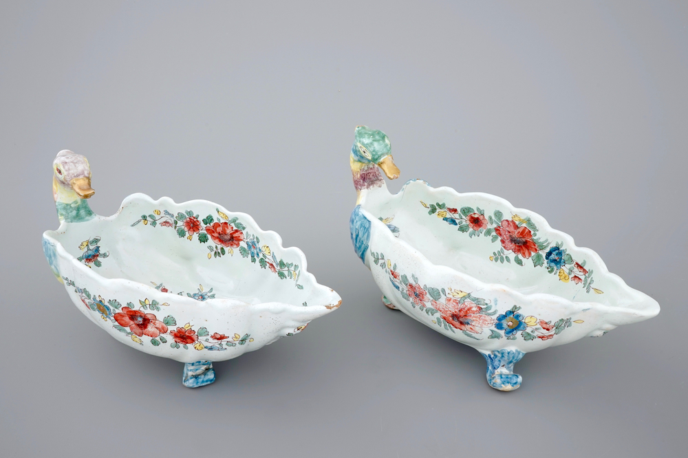 A pair of duck-shaped sauce boats, Italy, Faenza, 18th C.