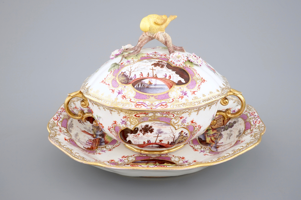 A Meissen porcelain lidded bowl on stand, 18th C.